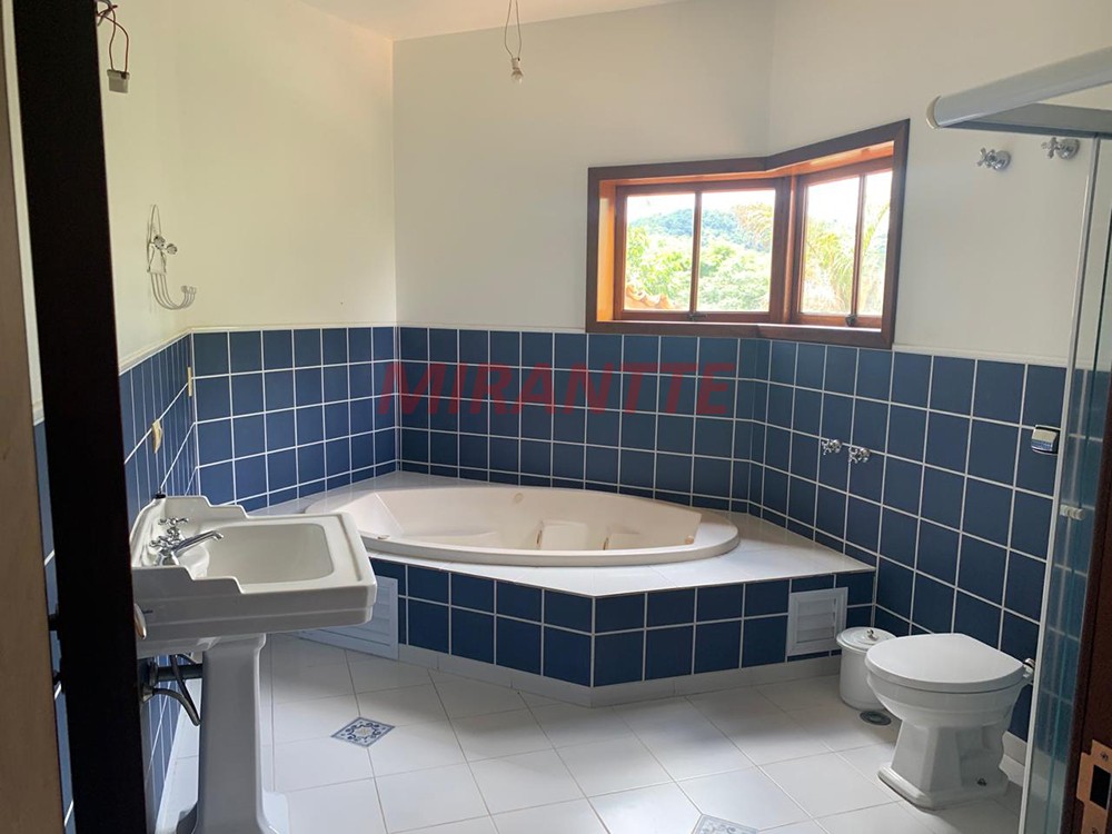 Sobrado de 364m² com 4 quartos em Serra da Cantareira