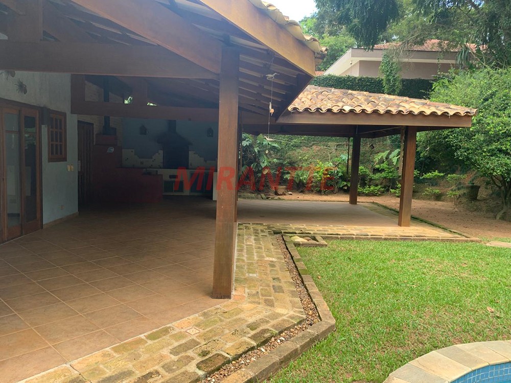 Sobrado de 364m² com 4 quartos em Serra da Cantareira