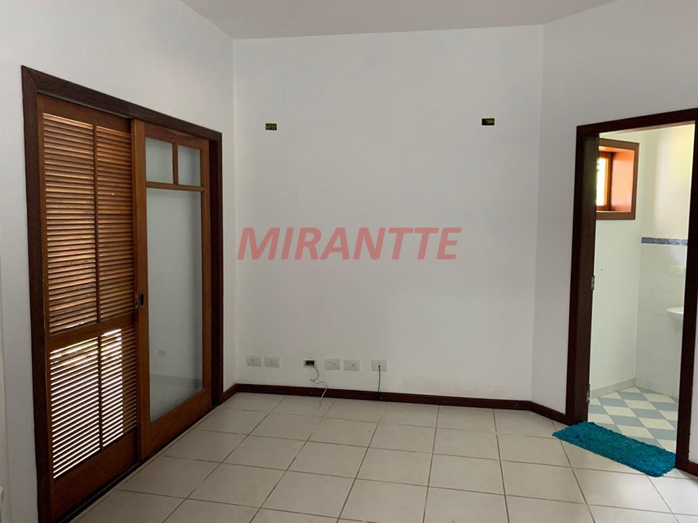 Sobrado de 364m² com 4 quartos em Serra da Cantareira