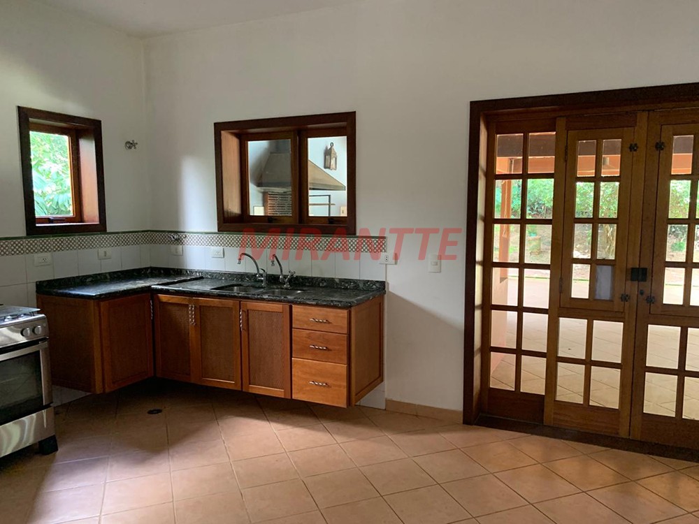 Sobrado de 364m² com 4 quartos em Serra da Cantareira
