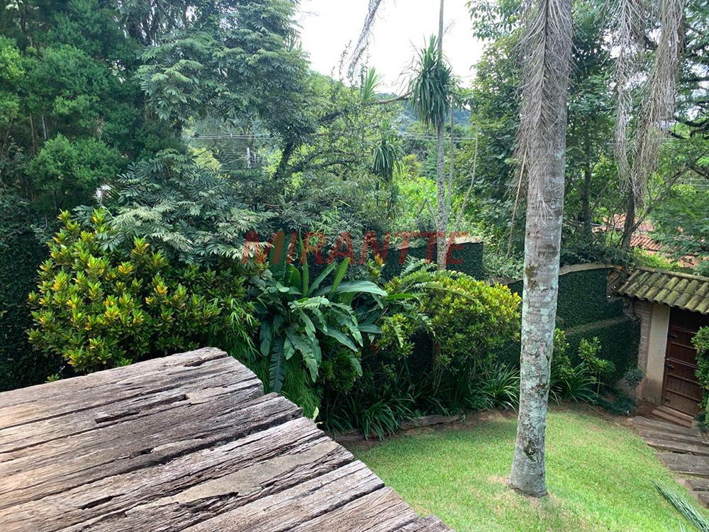 Sobrado de 364m² com 4 quartos em Serra da Cantareira