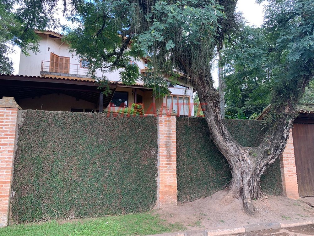 Sobrado de 364m² com 4 quartos em Serra da Cantareira