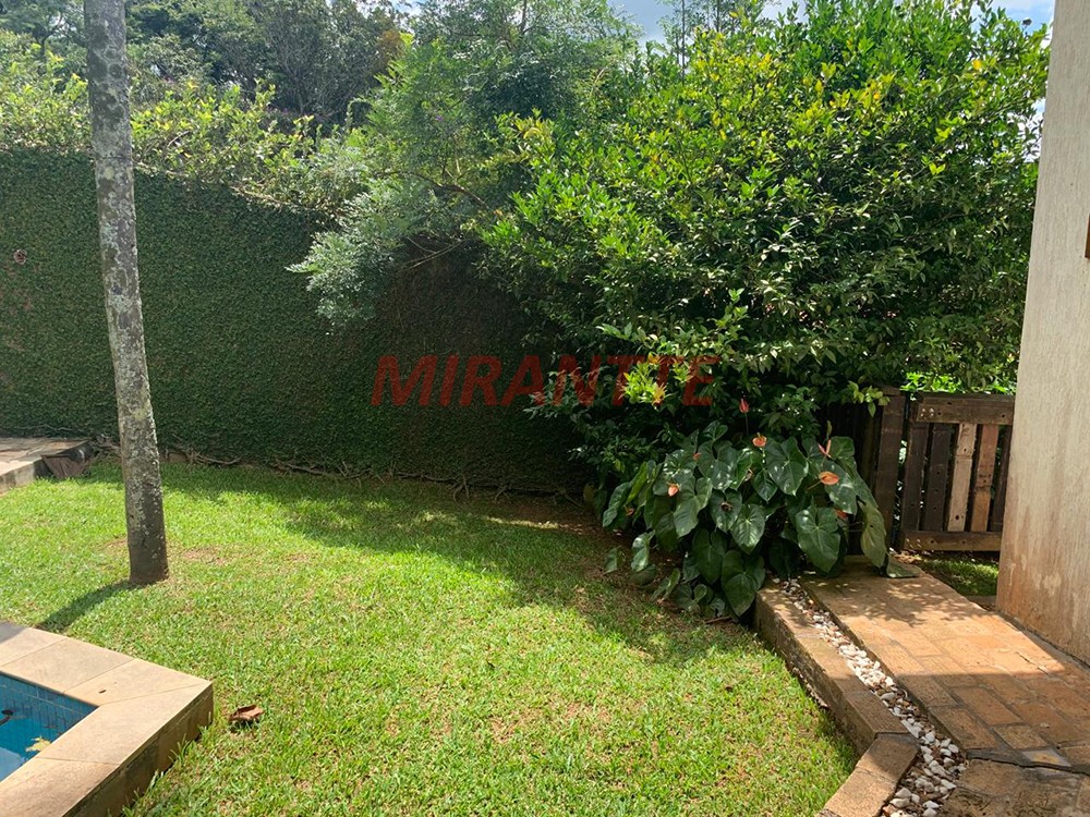 Sobrado de 364m² com 4 quartos em Serra da Cantareira