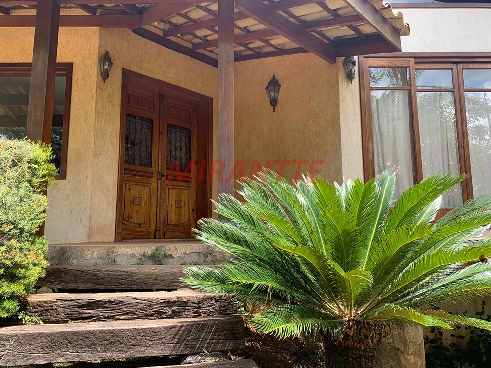 Sobrado de 364m² com 4 quartos em Serra da Cantareira
