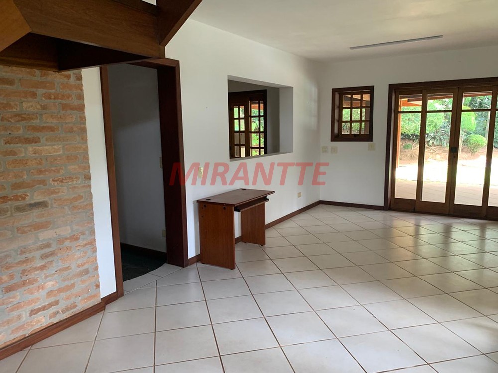 Sobrado de 364m² com 4 quartos em Serra da Cantareira