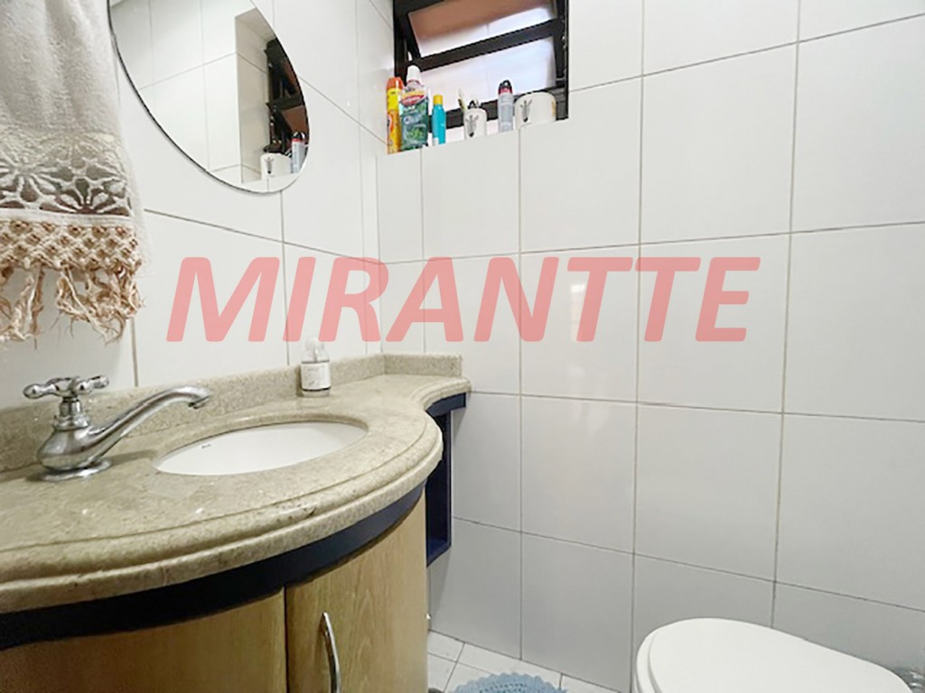 Sobrado de 180m² com 3 quartos em Água Fria