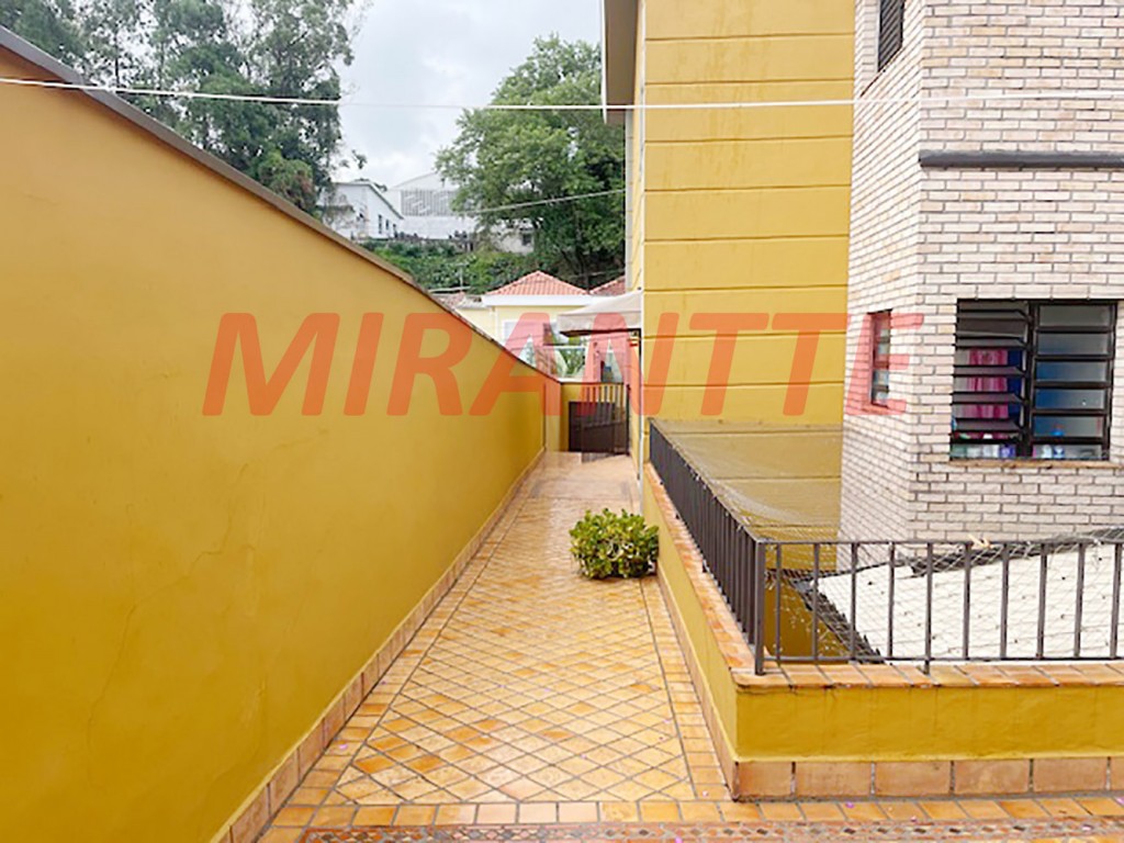 Sobrado de 180m² com 3 quartos em Água Fria