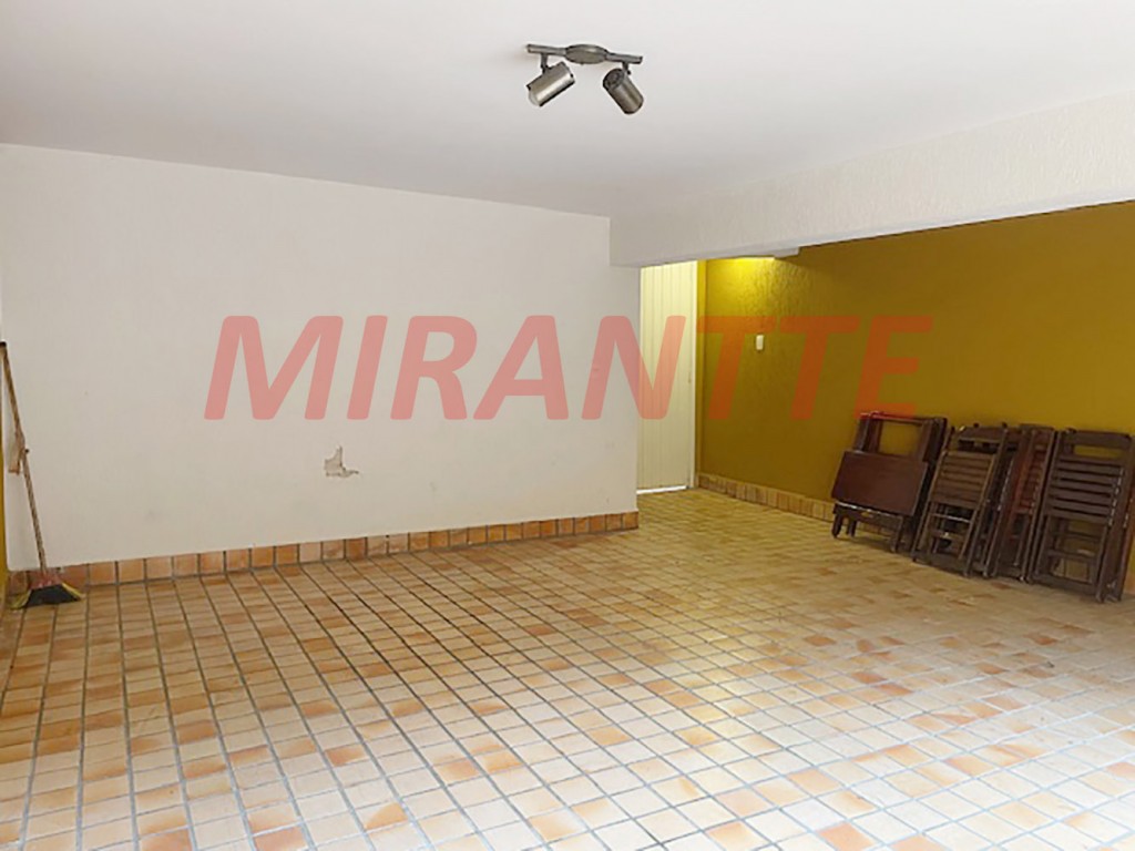 Sobrado de 180m² com 3 quartos em Água Fria