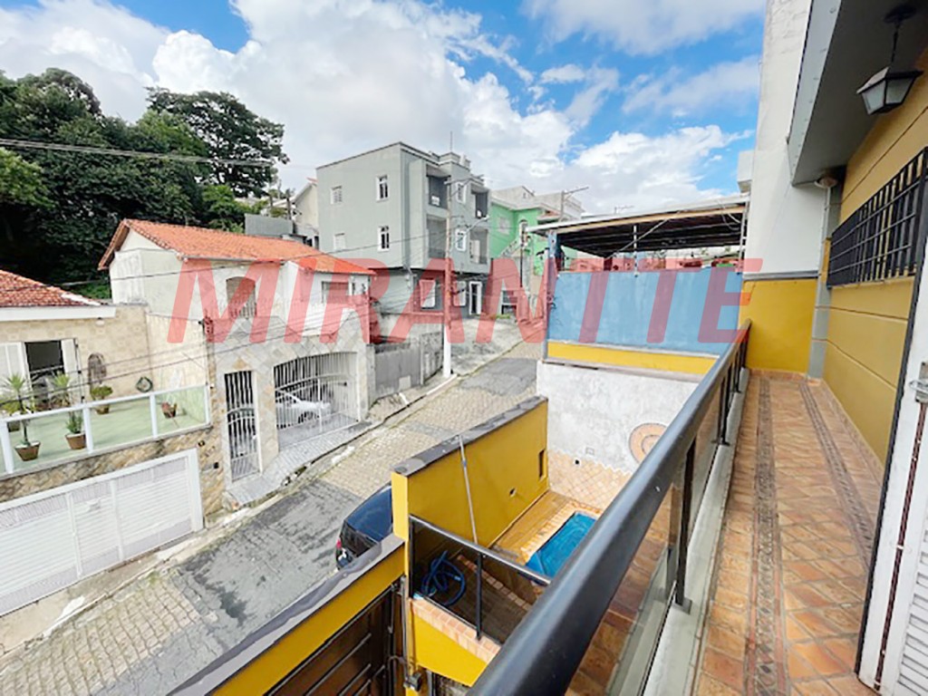 Sobrado de 180m² com 3 quartos em Água Fria