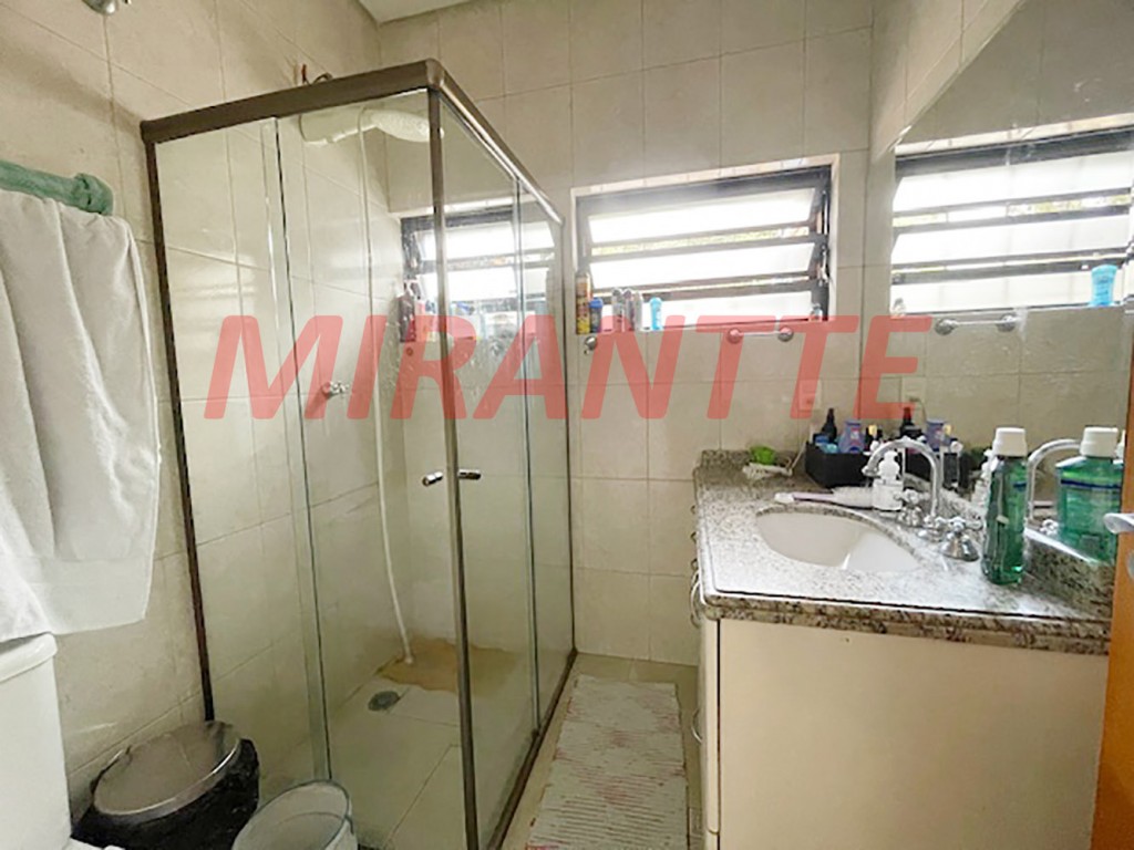 Sobrado de 180m² com 3 quartos em Água Fria