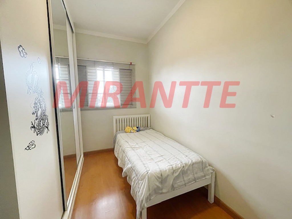 Sobrado de 180m² com 3 quartos em Água Fria