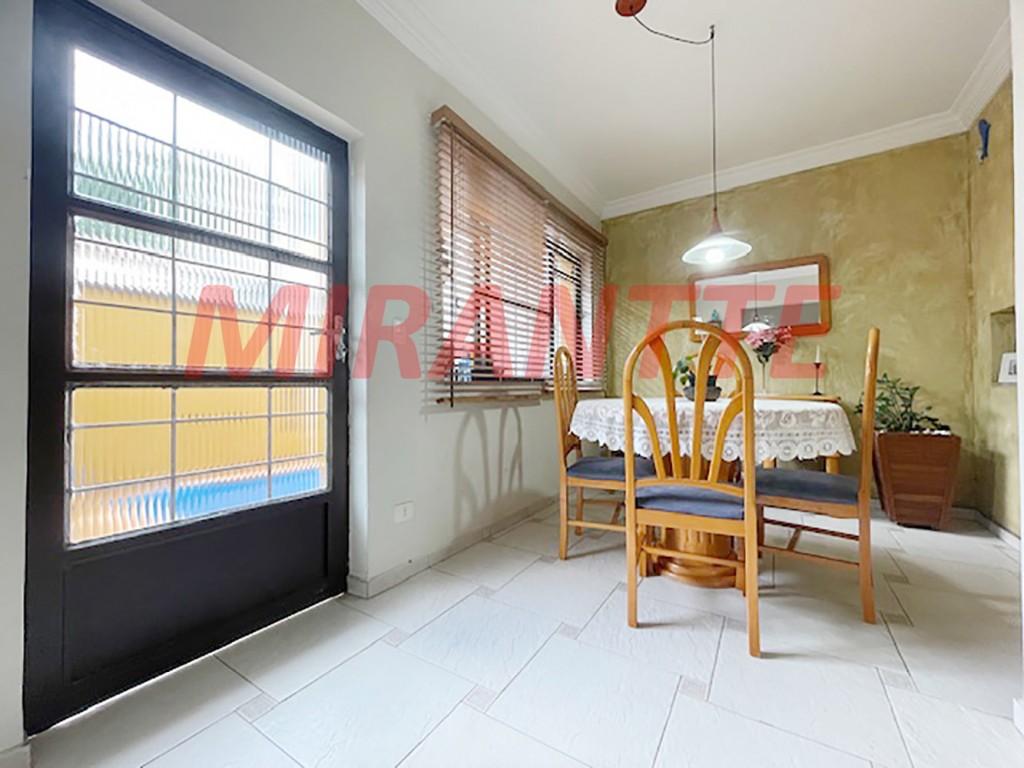 Sobrado de 180m² com 3 quartos em Água Fria