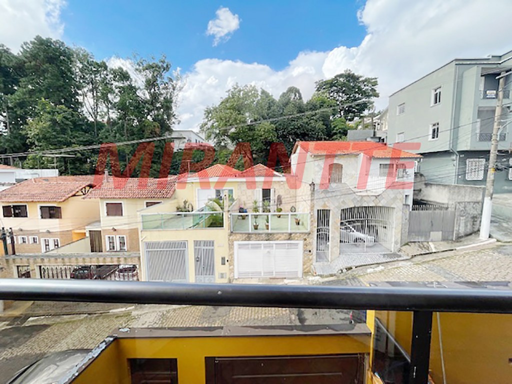 Sobrado de 180m² com 3 quartos em Água Fria