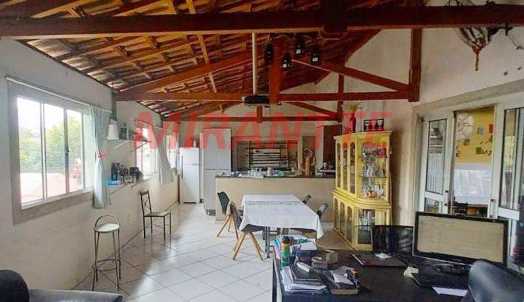 Comercial de 380m² com 5 quartos em Vila Cavaton
