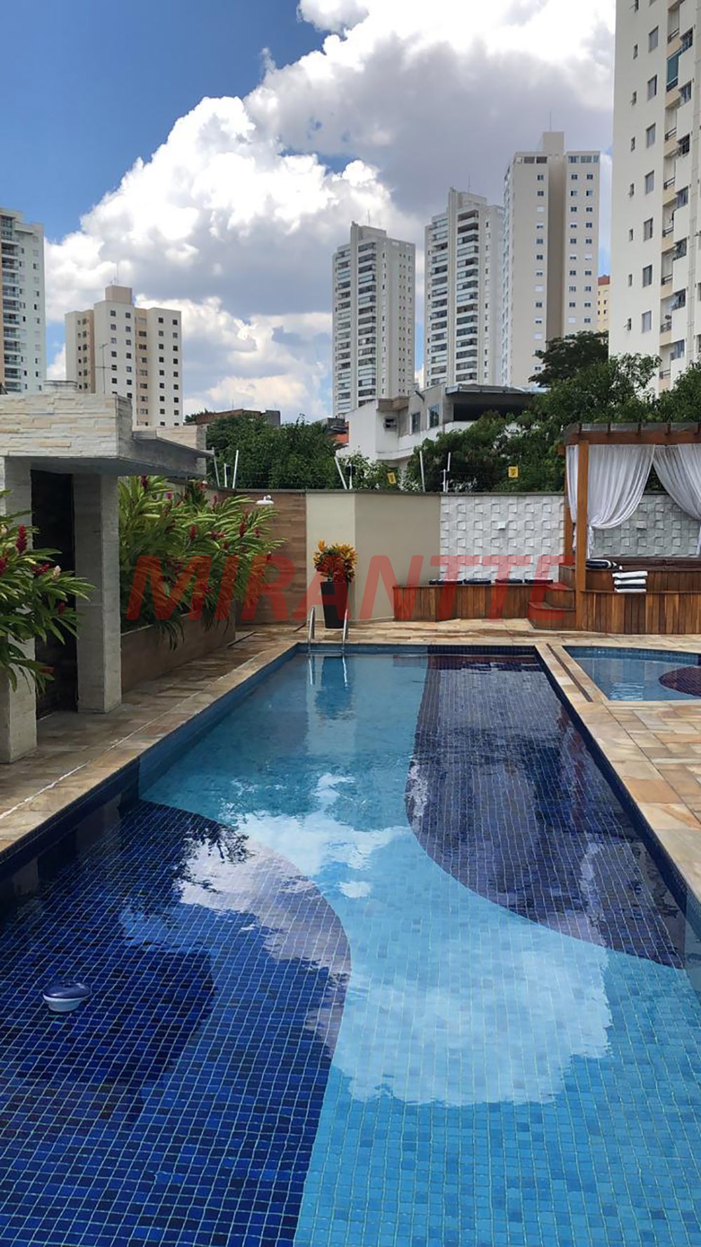 Apartamento de 160m² com 3 quartos em Santa Terezinha