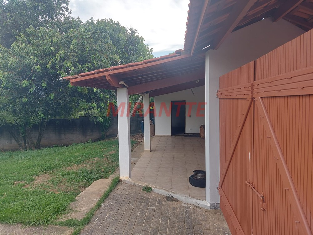 Chácara de 300m² com 3 quartos em Serra Da Cantareira