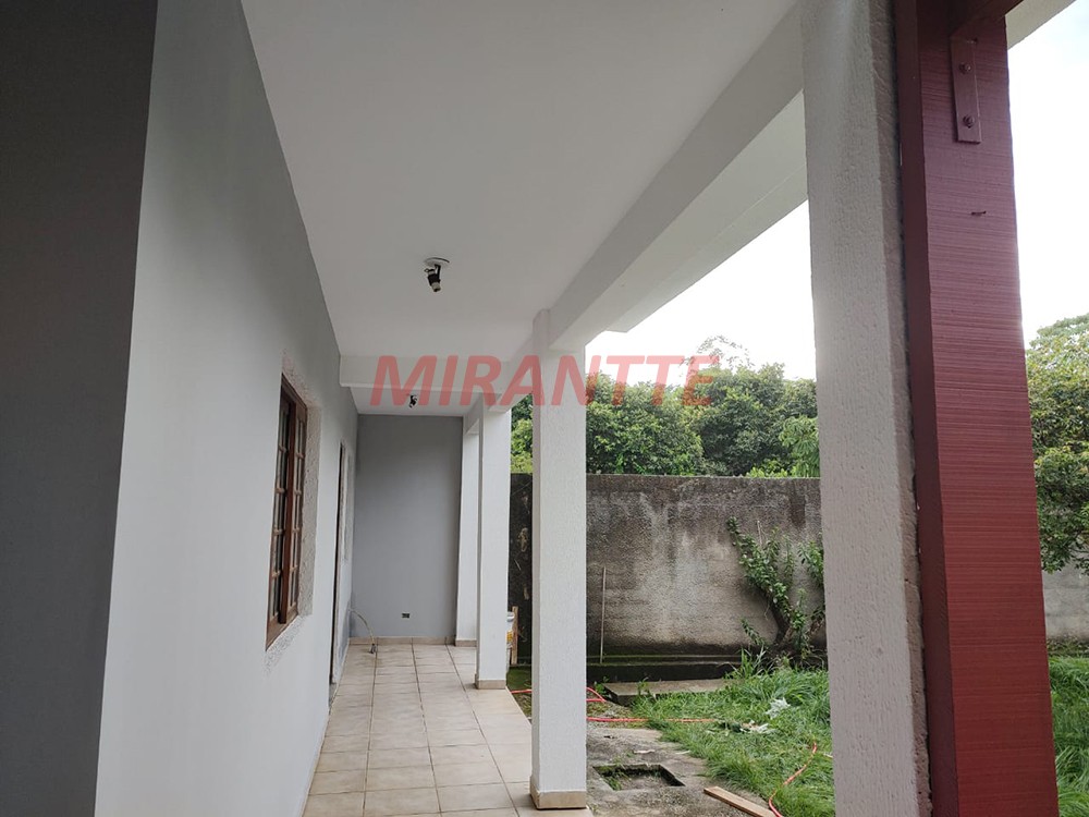 Chácara de 300m² com 3 quartos em Serra Da Cantareira