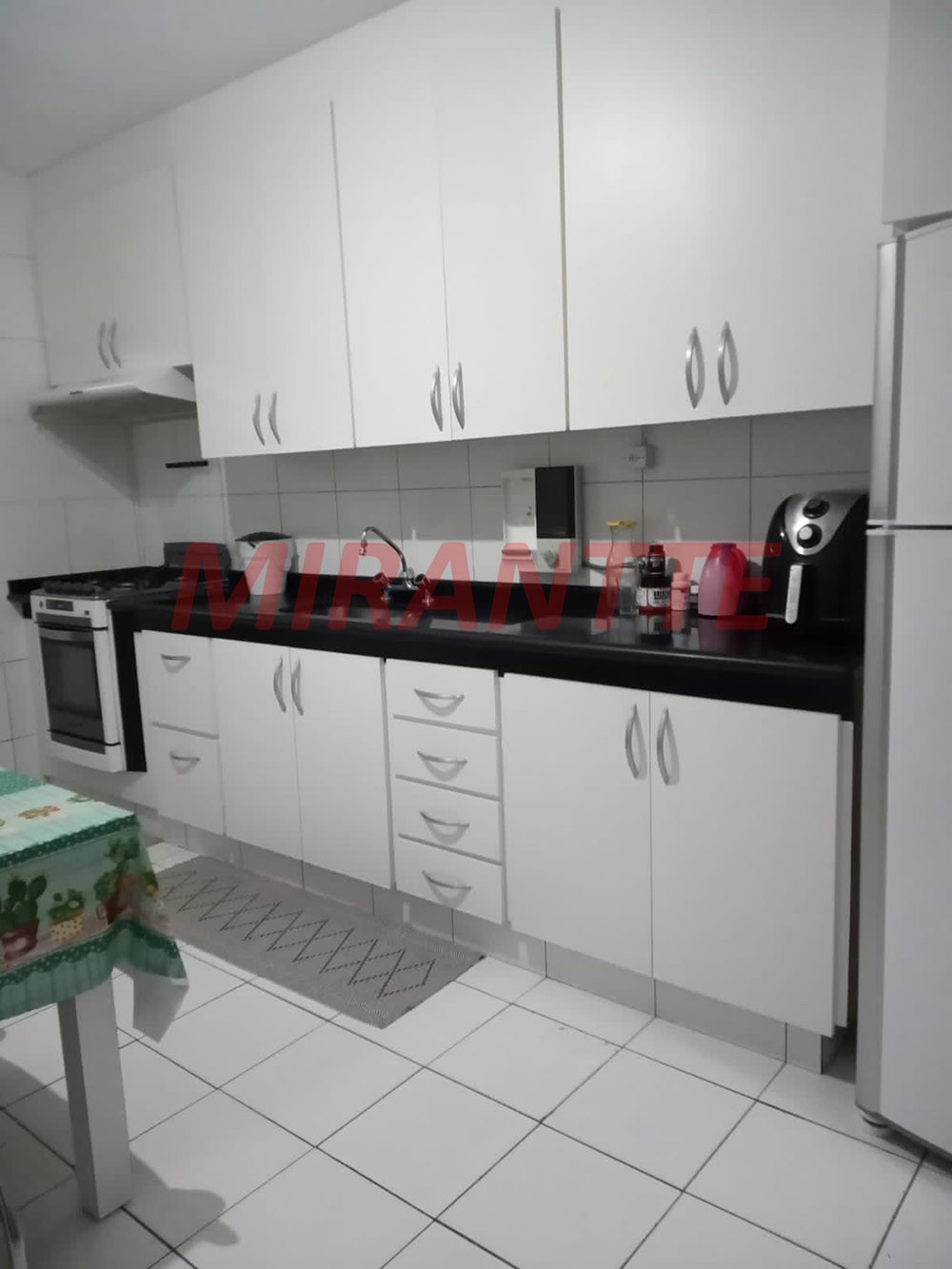 Sobrado de 200m² com 3 quartos em Parque Continental