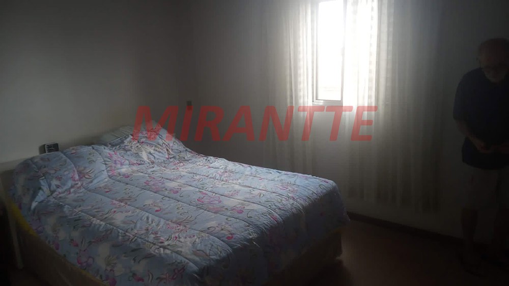 Sobrado de 200m² com 3 quartos em Parque Continental