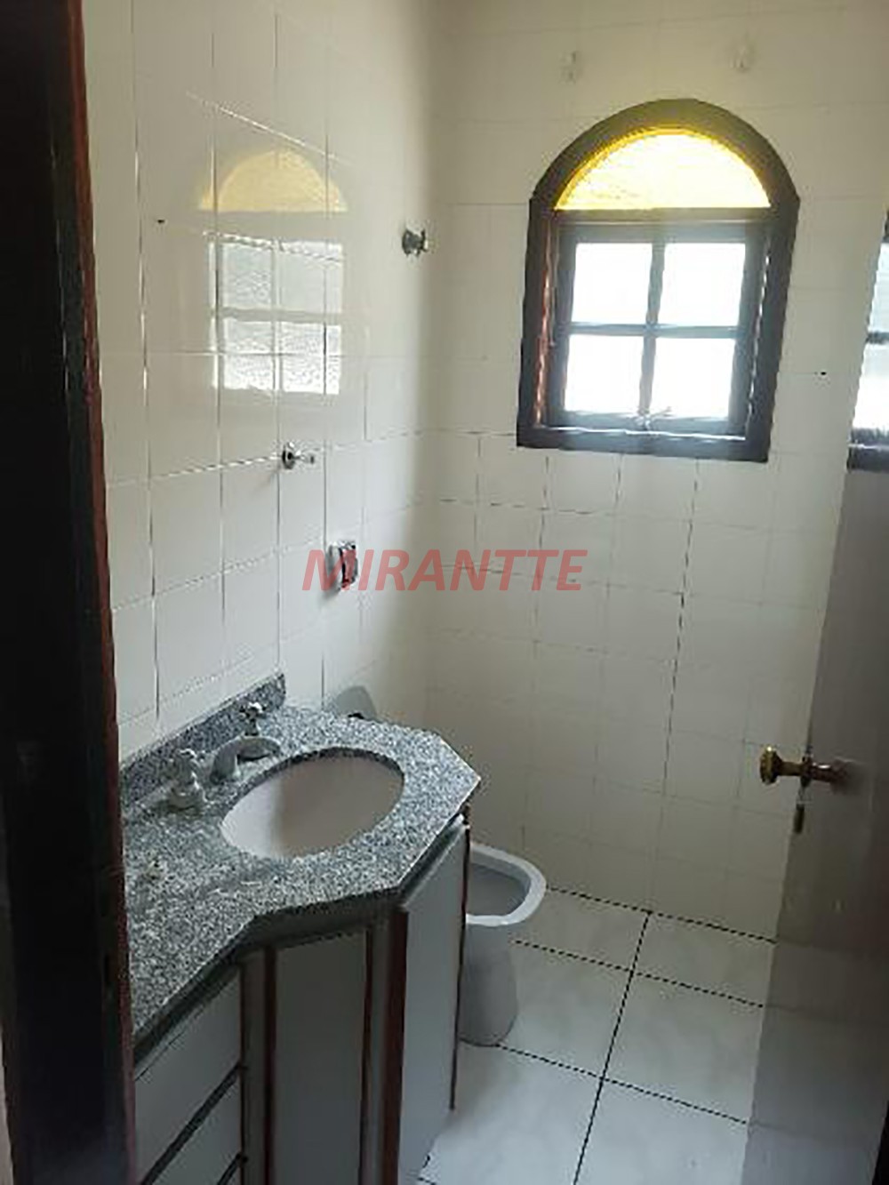 Sobrado de 213m² com 4 quartos em Vila Irmaos Arnoni