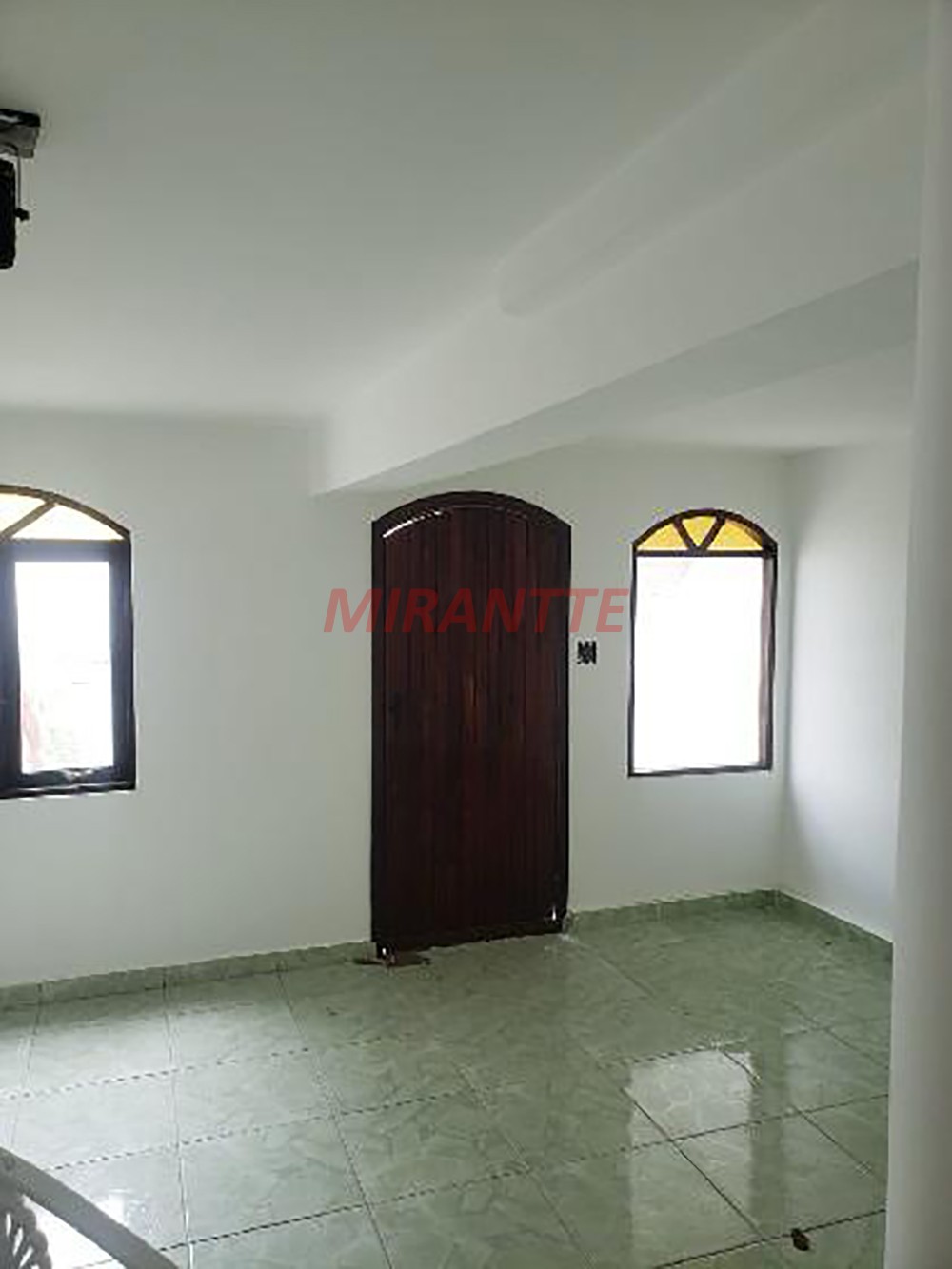 Sobrado de 213m² com 4 quartos em Vila Irmaos Arnoni