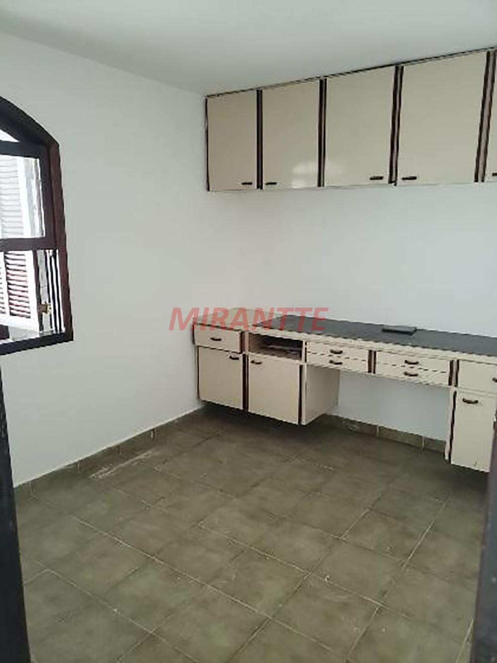 Sobrado de 213m² com 4 quartos em Vila Irmaos Arnoni