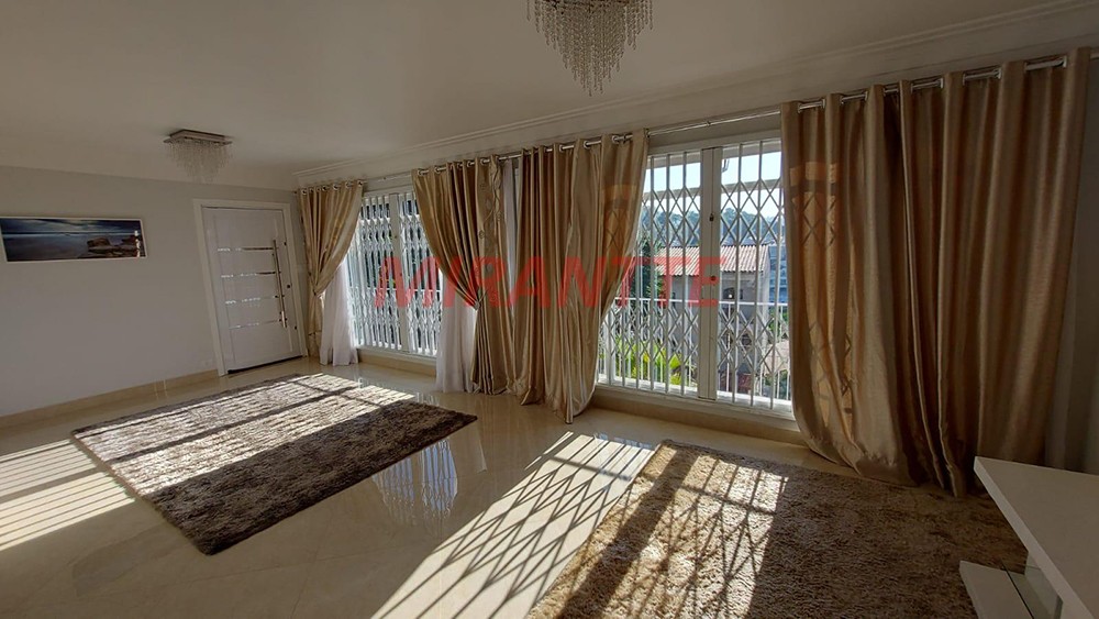 Sobrado de 249m² com 3 quartos em Tremembe