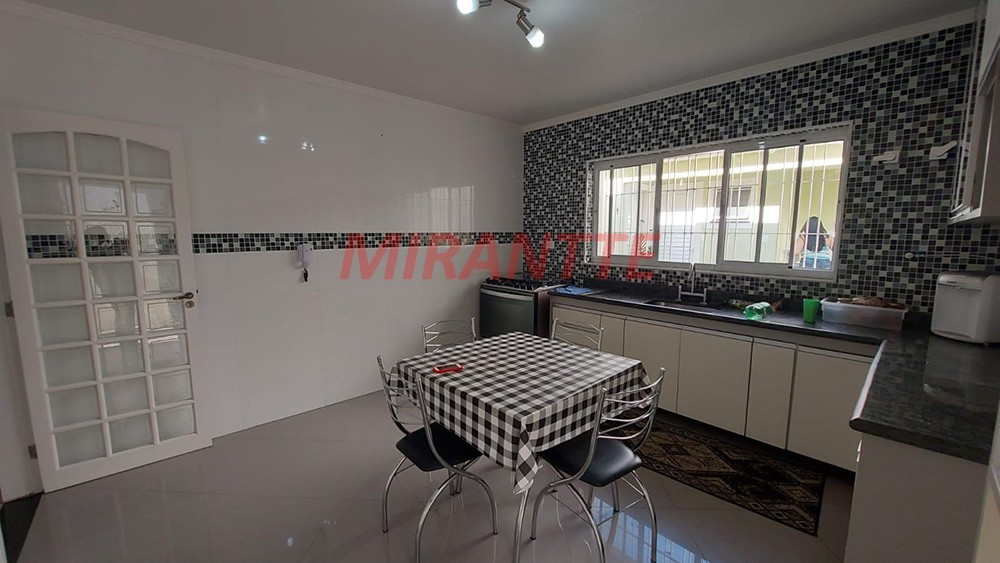 Sobrado de 249m² com 3 quartos em Tremembe