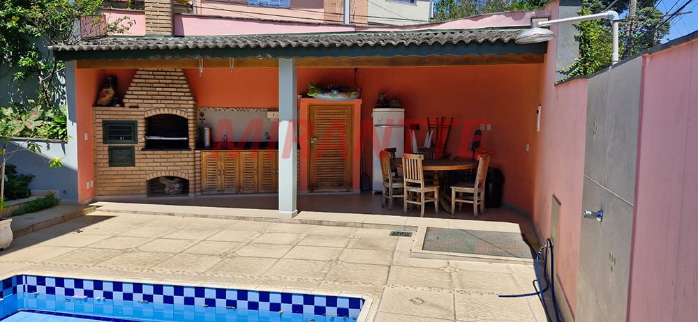 Sobrado de 156m² com 3 quartos em Limão