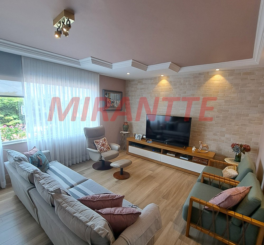 Sobrado de 156m² com 3 quartos em Limão