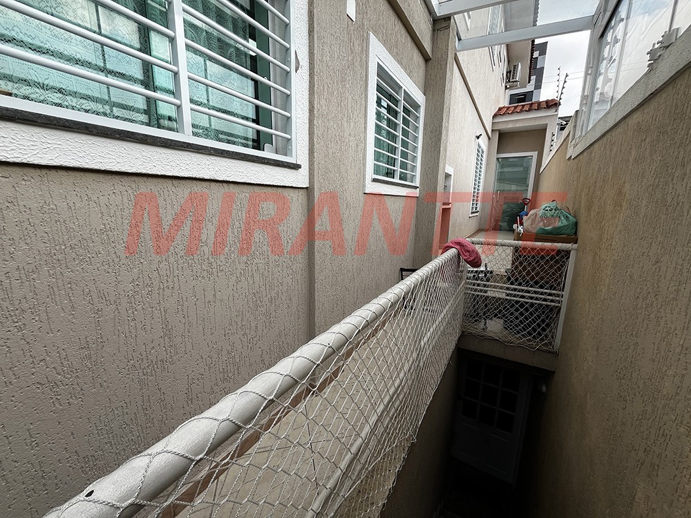 Sobrado de 300m² com 3 quartos em Água Fria