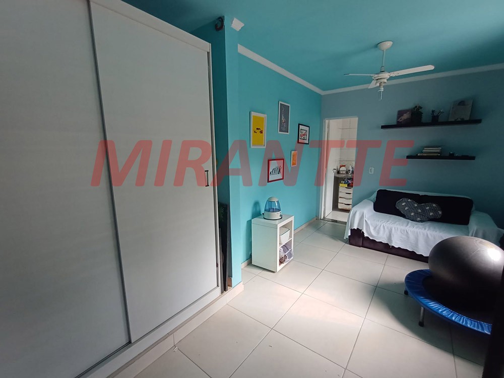 Sobrado de 140m² com 3 quartos em Santana