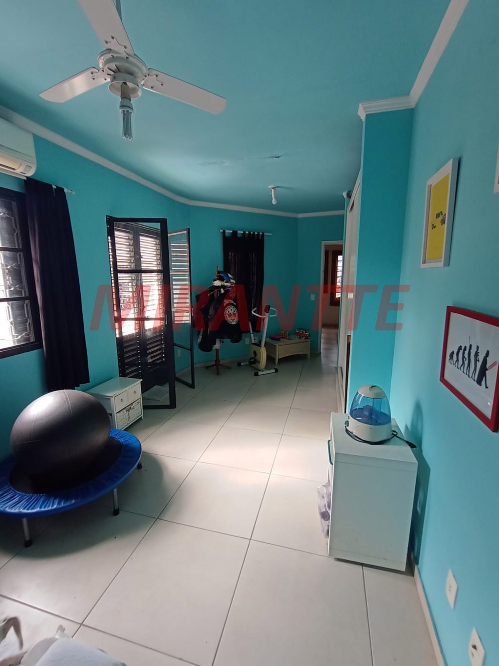 Sobrado de 140m² com 3 quartos em Santana
