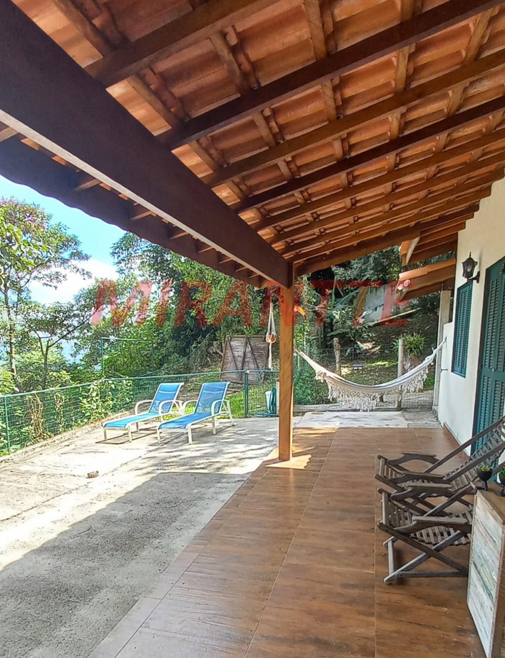 Terreno de 1036m² com 2 quartos em PARQUE PETROPOLIS