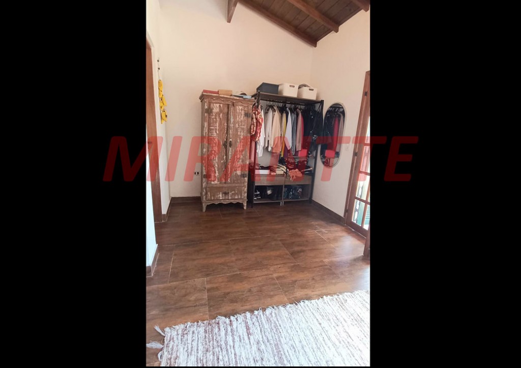 Terreno de 1036m² com 2 quartos em PARQUE PETROPOLIS