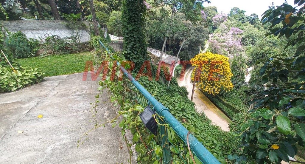 Terreno de 1036m² com 2 quartos em PARQUE PETROPOLIS
