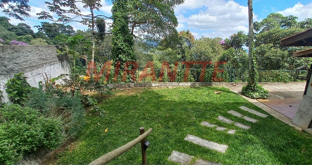 Terreno de 1036m² com 2 quartos em PARQUE PETROPOLIS