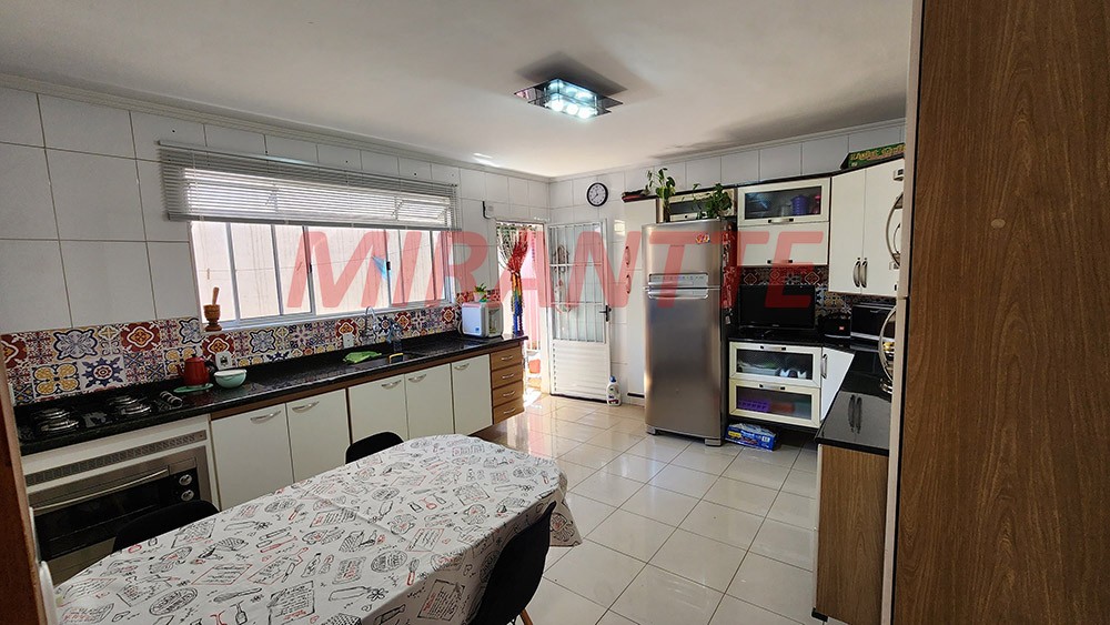 Sobrado de 180m² com 3 quartos em Jardim Peri