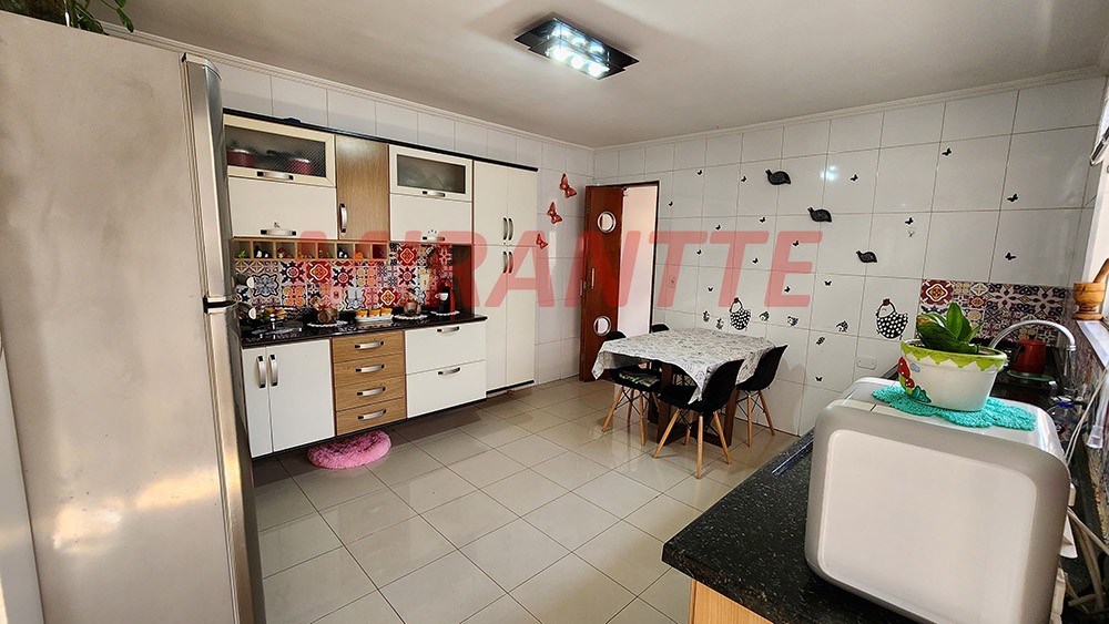 Sobrado de 180m² com 3 quartos em Jardim Peri
