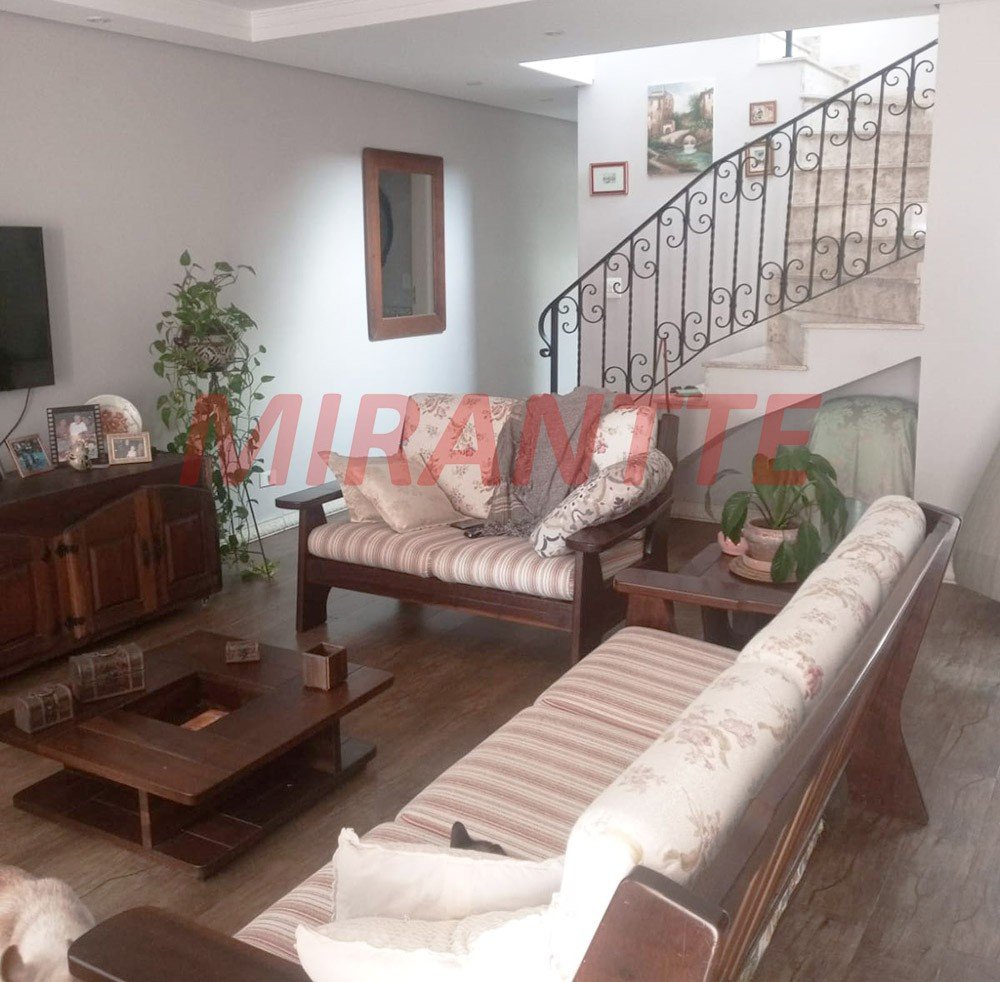 Sobrado de 142m² com 4 quartos em Vila Medeiros