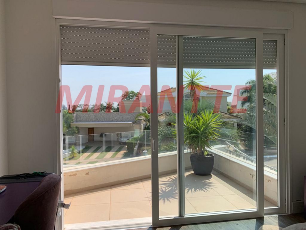 Cond. fechado de 510m² com 4 quartos em Jardim Maison Du Parc