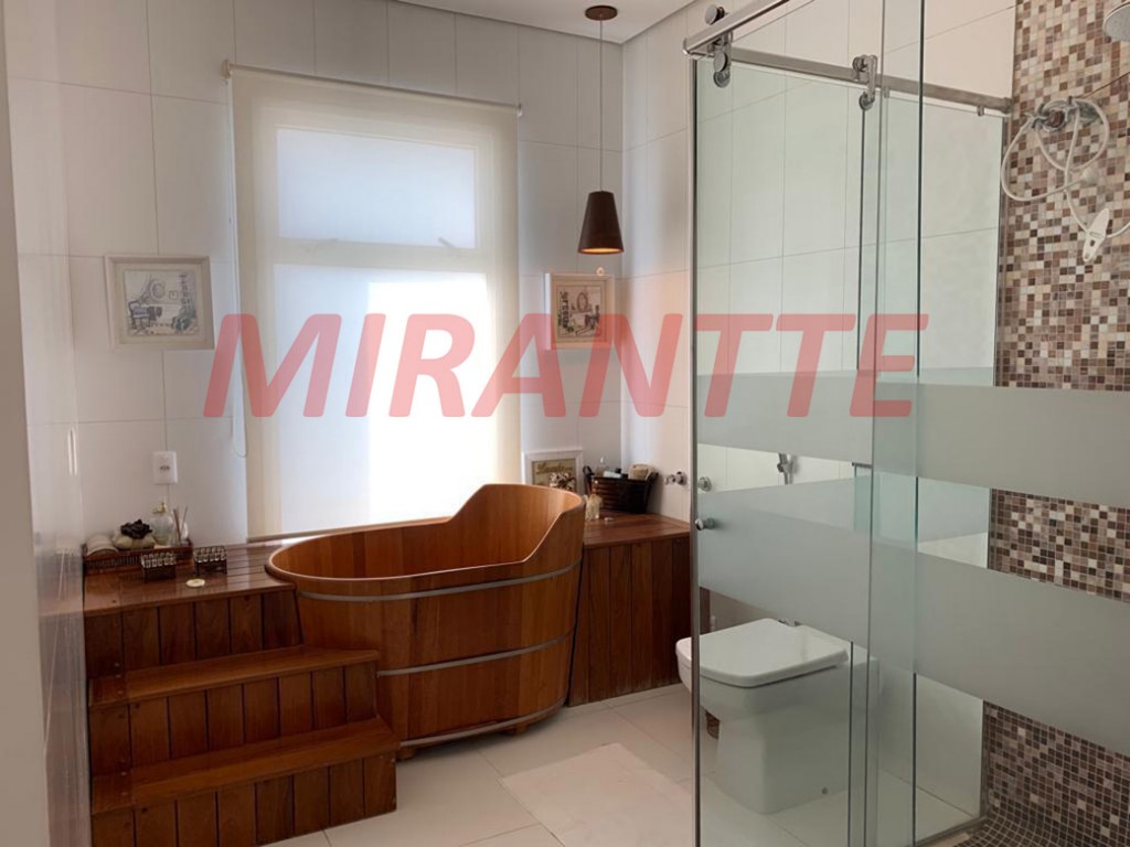 Cond. fechado de 510m² com 4 quartos em Jardim Maison Du Parc