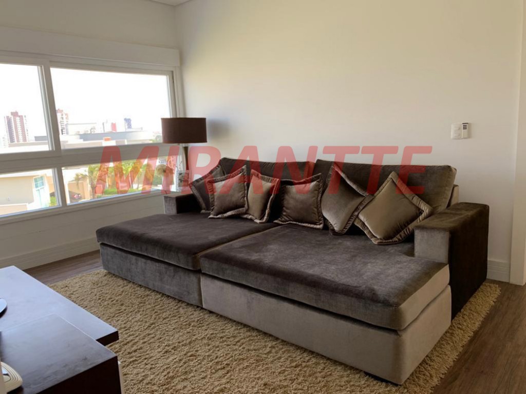 Cond. fechado de 510m² com 4 quartos em Jardim Maison Du Parc