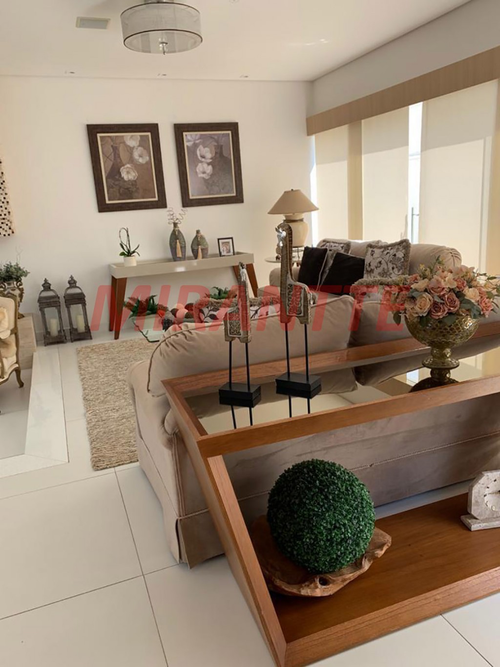 Cond. fechado de 510m² com 4 quartos em Jardim Maison Du Parc