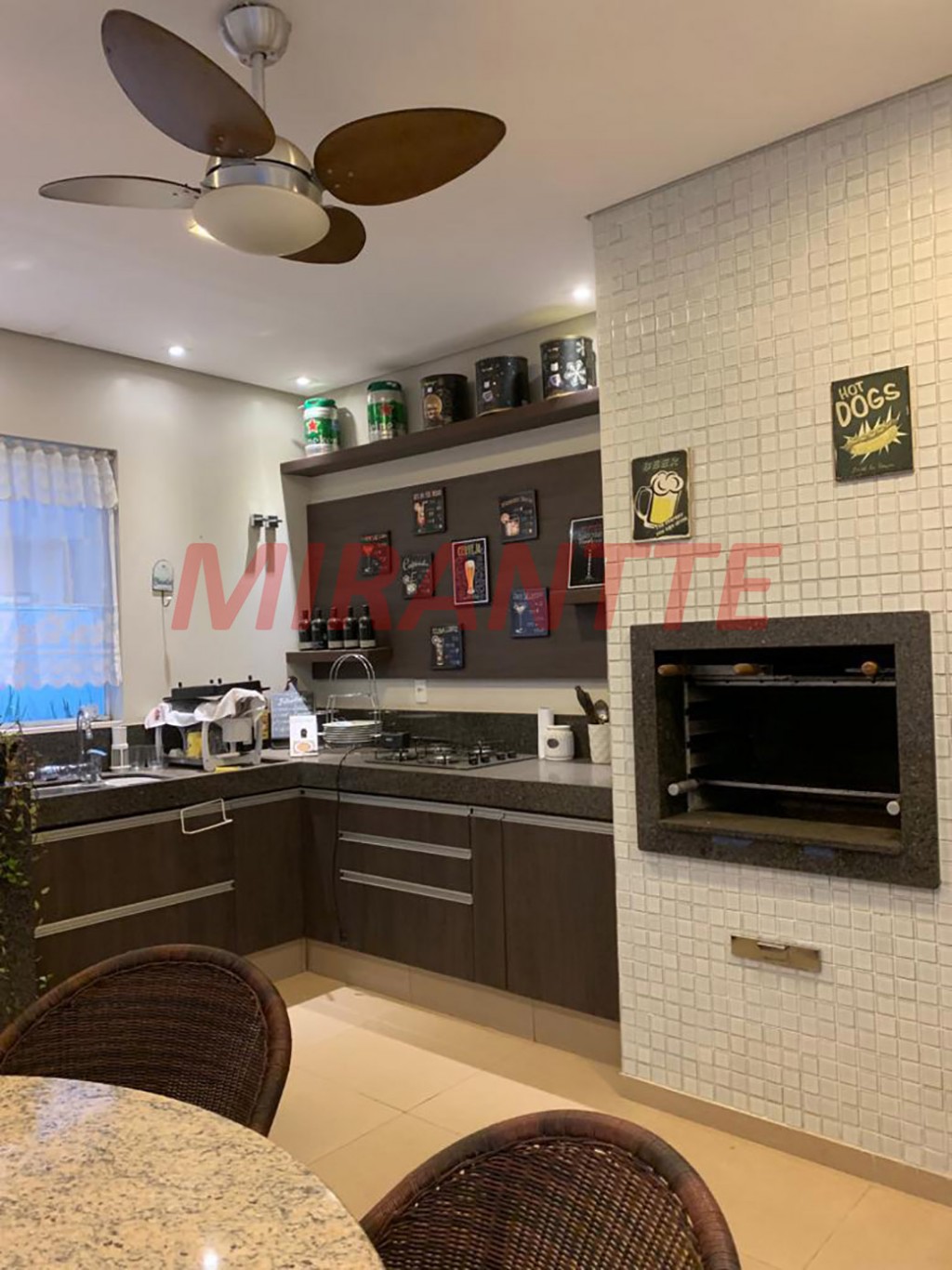 Cond. fechado de 510m² com 4 quartos em Jardim Maison Du Parc