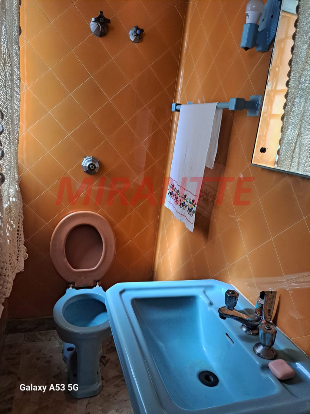 Sobrado de 300m² com 4 quartos em Sumaré