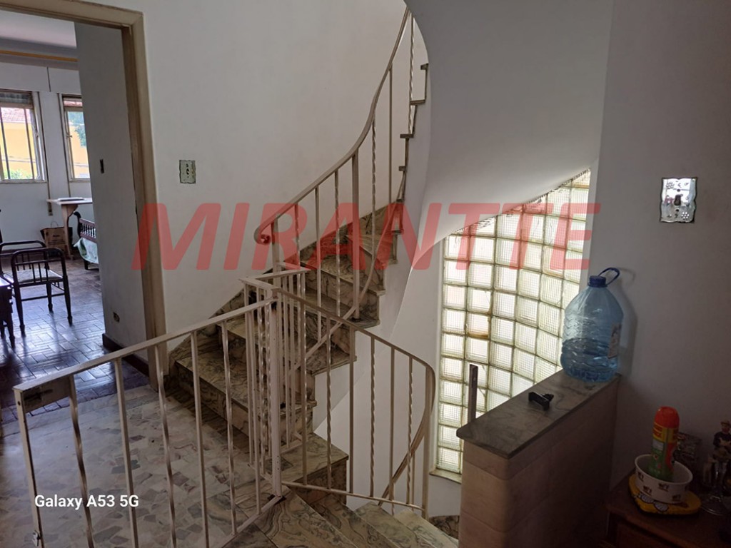 Sobrado de 300m² com 4 quartos em Sumaré