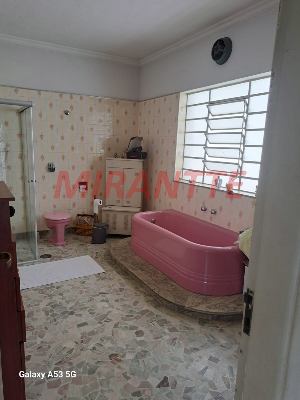 Sobrado de 300m² com 4 quartos em Sumaré