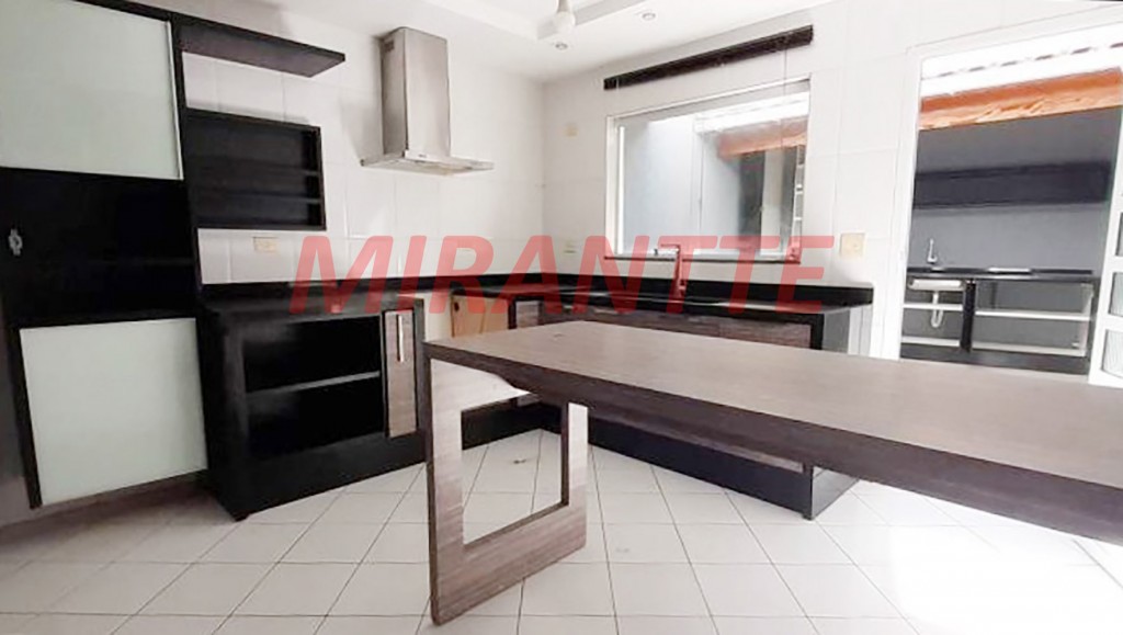 Sobrado de 160m² com 3 quartos em Vila Aurora