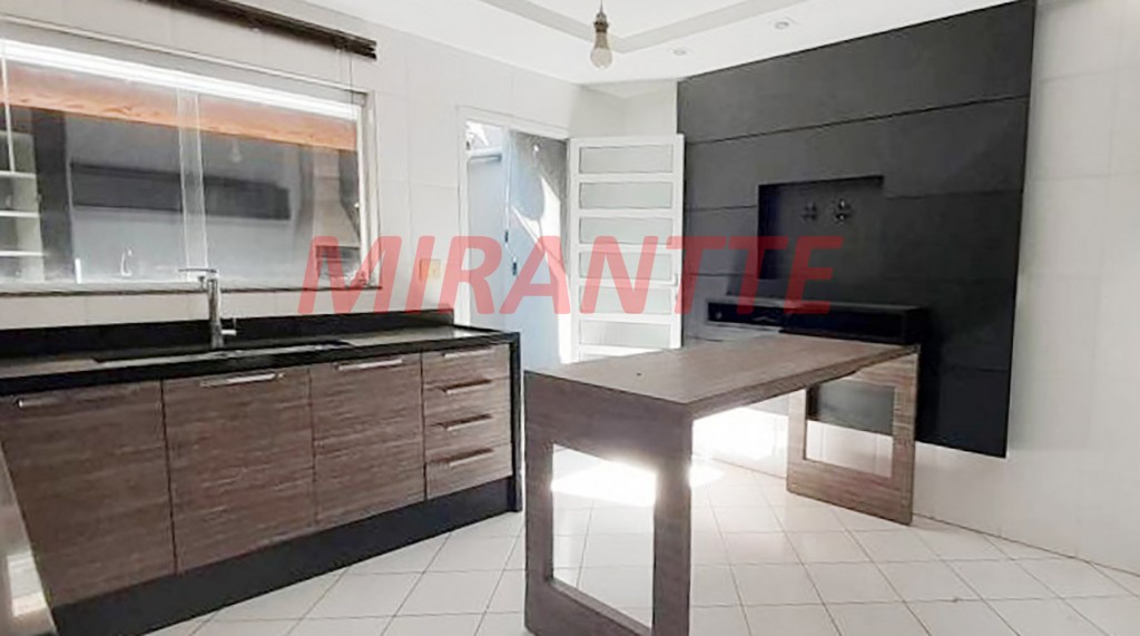 Sobrado de 160m² com 3 quartos em Vila Aurora